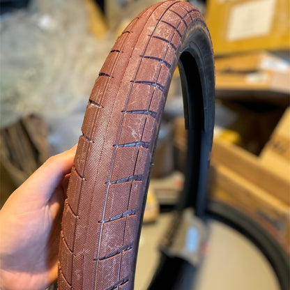 BSD Donnasqueak 2.25" Reifen / Tires Dark Red