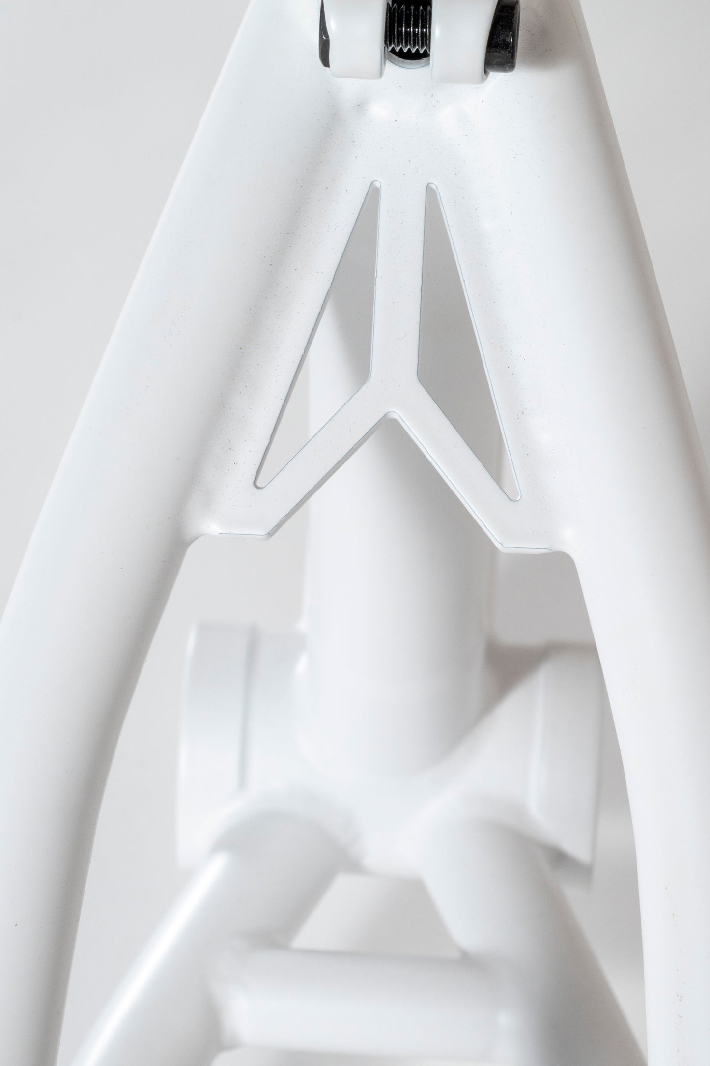 Heresy Ascend X 19” White Rahmen / Frame Flatland