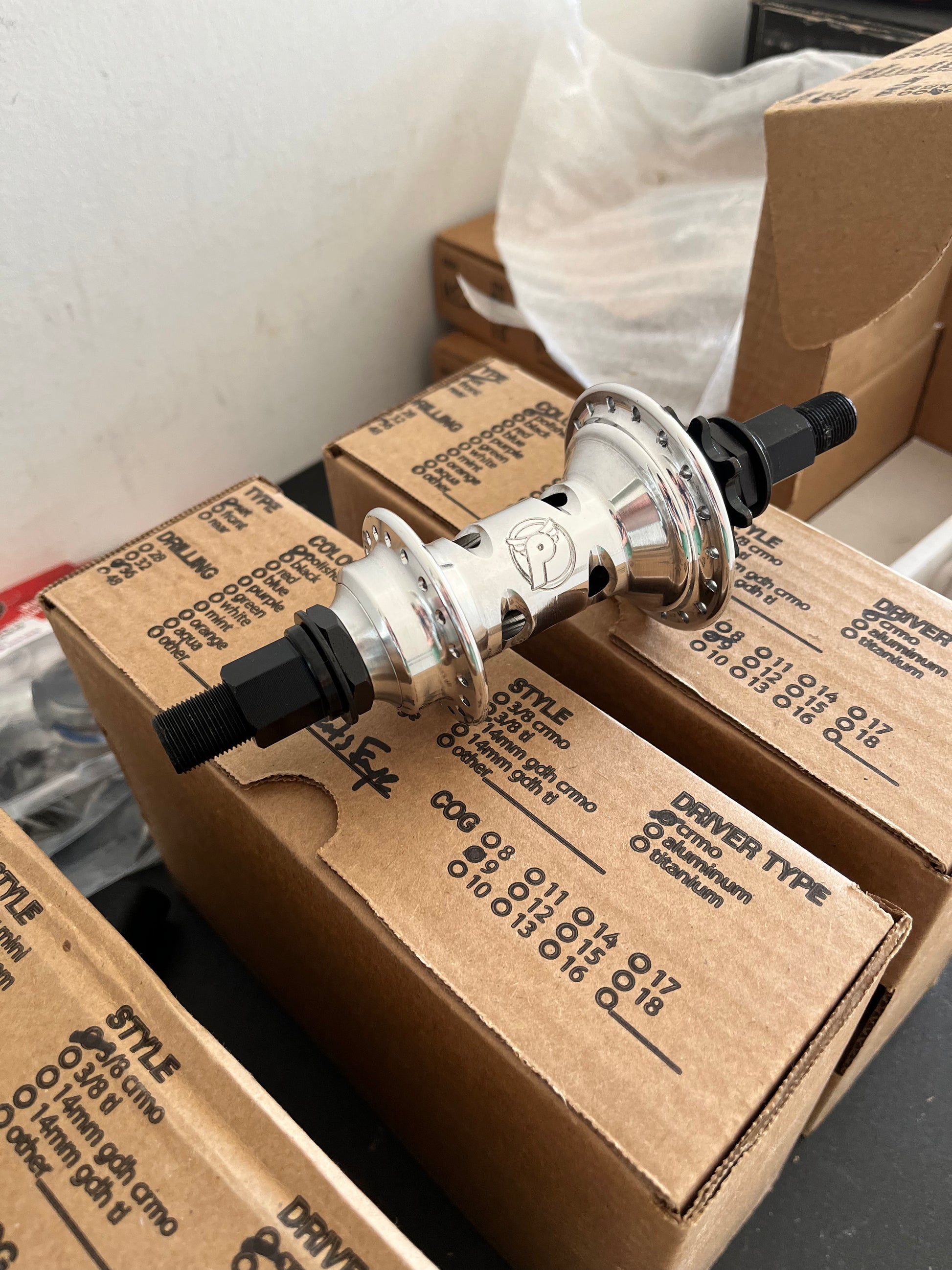 Profile Racing Mini Cat s Eye Limited Male RHD Cassette Nabe Hub Polished