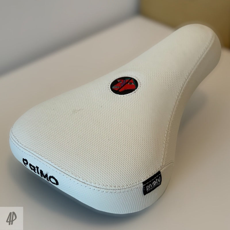 Primo Yumi Pivotal Sattel / Seat White