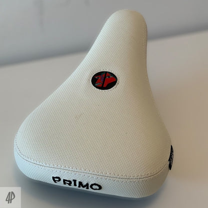 Primo Yumi Pivotal Sattel / Seat White